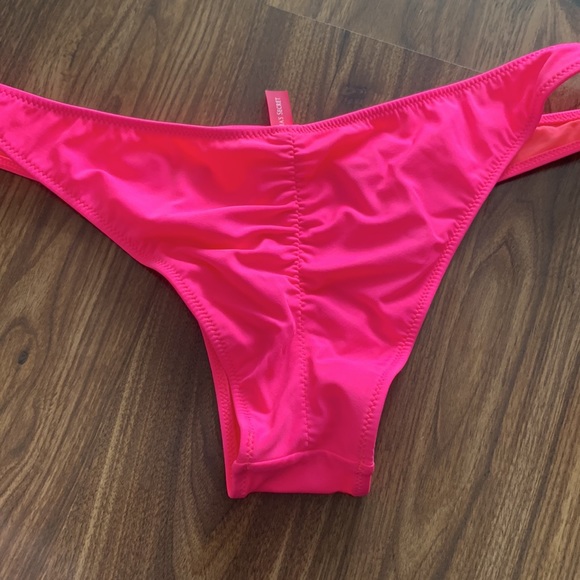 Victoria Secret Bikini - 36D top and Size L bottom - Picture 10 of 10